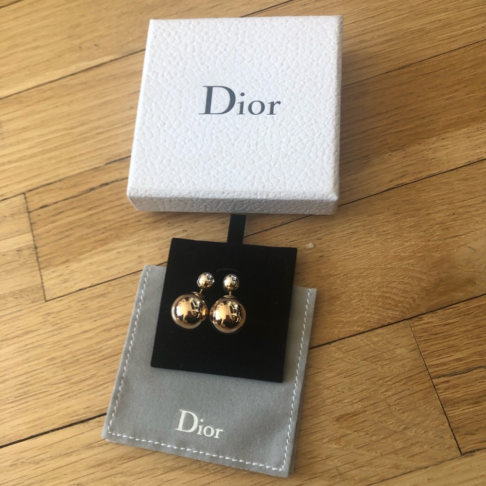 Never worn Dior earrings
